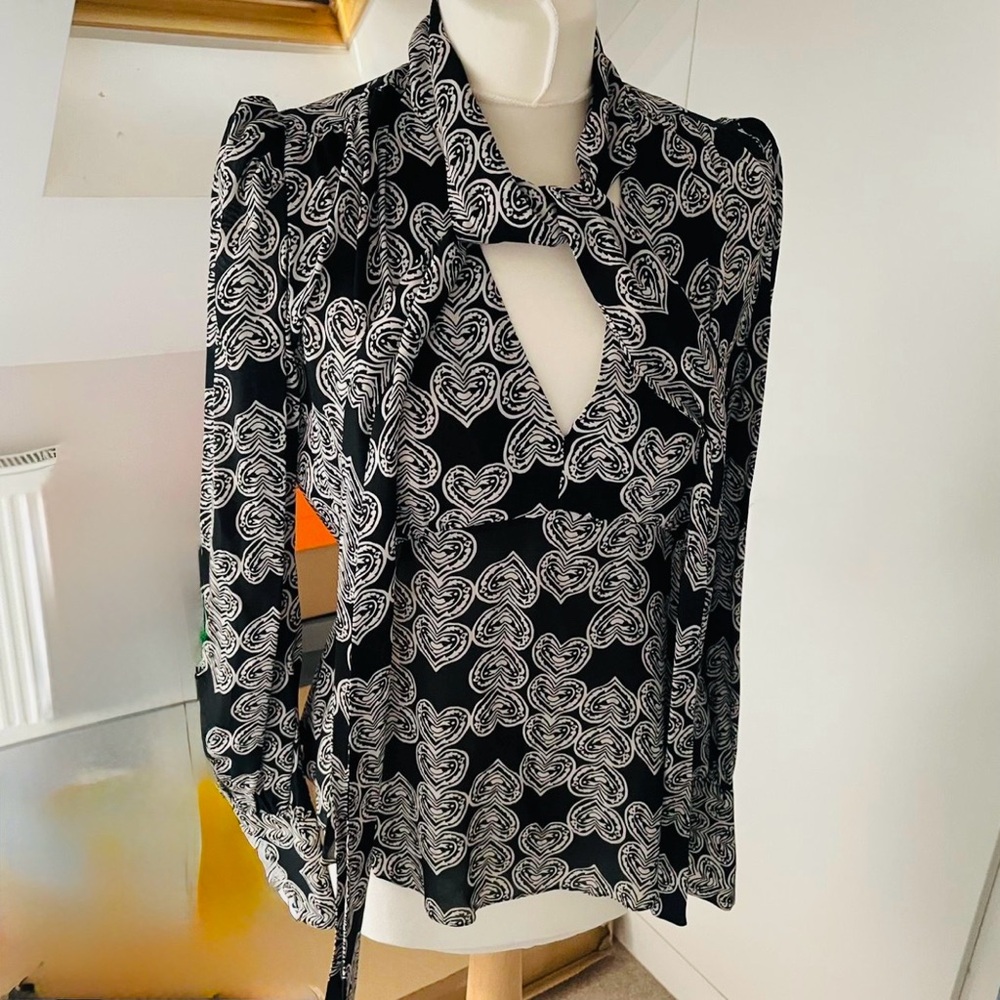 Zara Monochrome Patterned Apparel